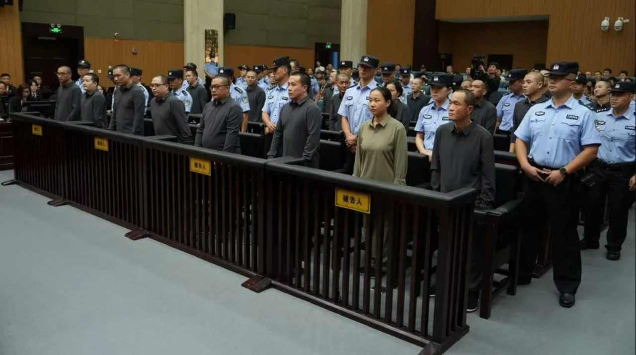 China executed 11 members of a notorious mafia family
