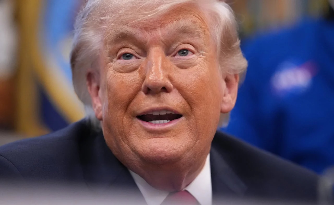 Trump mulls extended blockade of Iranian ports